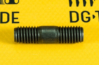 Шпилька крепления турбины JCB 826/11384 (2)